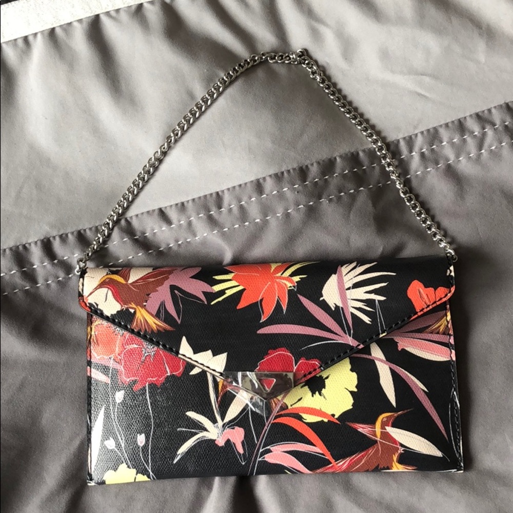 Floral Clutch by:Guess